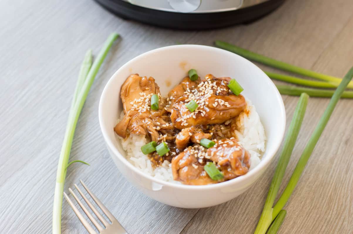 Chicken in bowl on table 