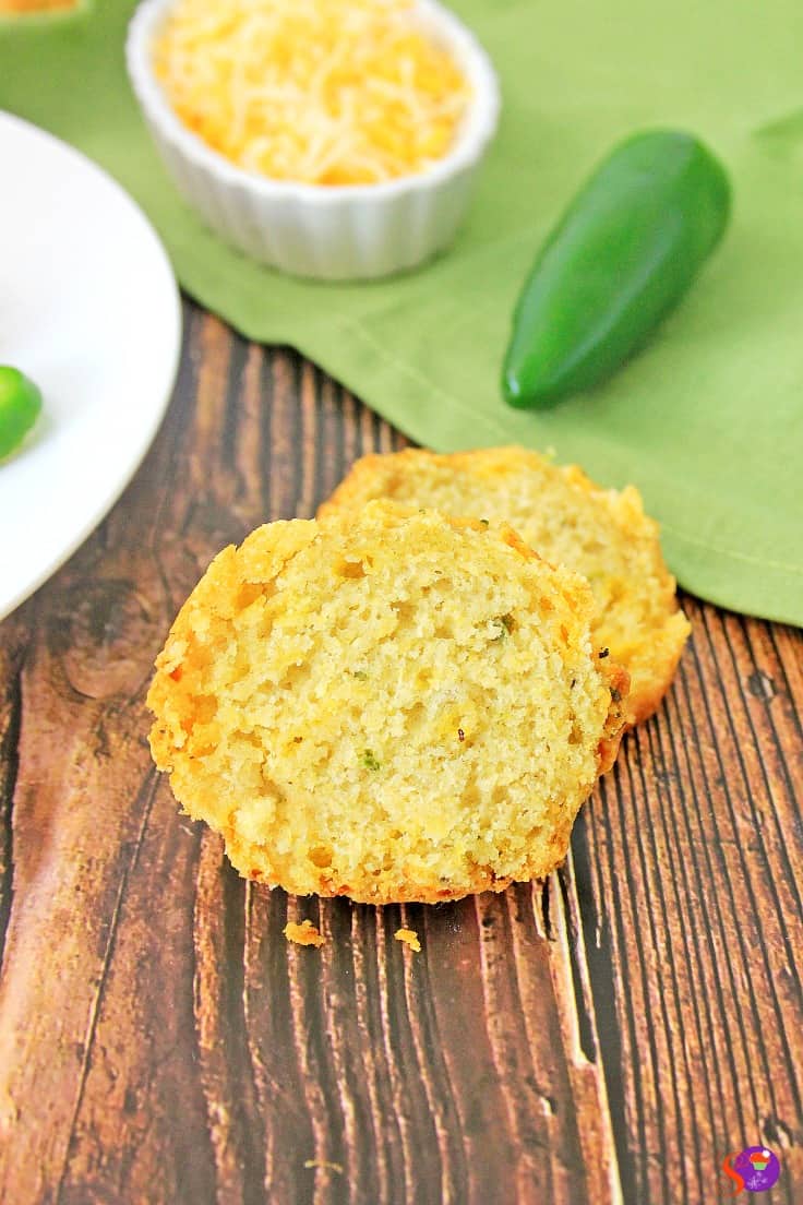 Packed with sharp cheddar and spicy fresh jalapeños, these beautiful, buttery, tender Jalapeño Cheddar Biscuits are just begging to be devoured! 