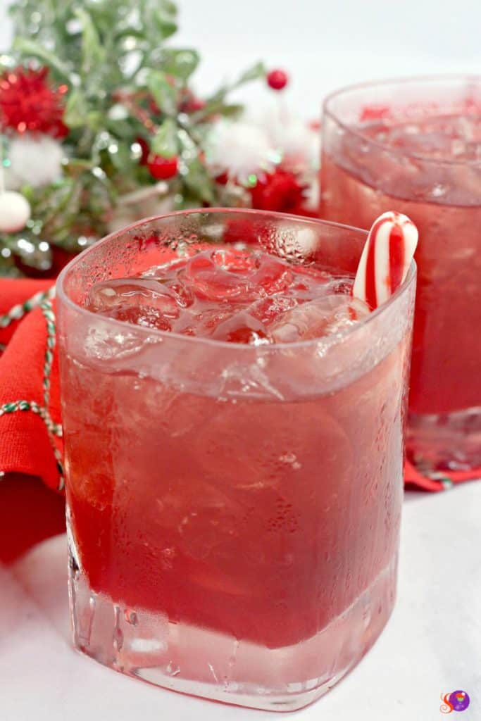 Naughty Elf Cocktail - Festive Christmas drinks for party 
