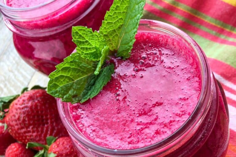 Berry Beet Smoothie – A Very Berry Breakfast Smoothie