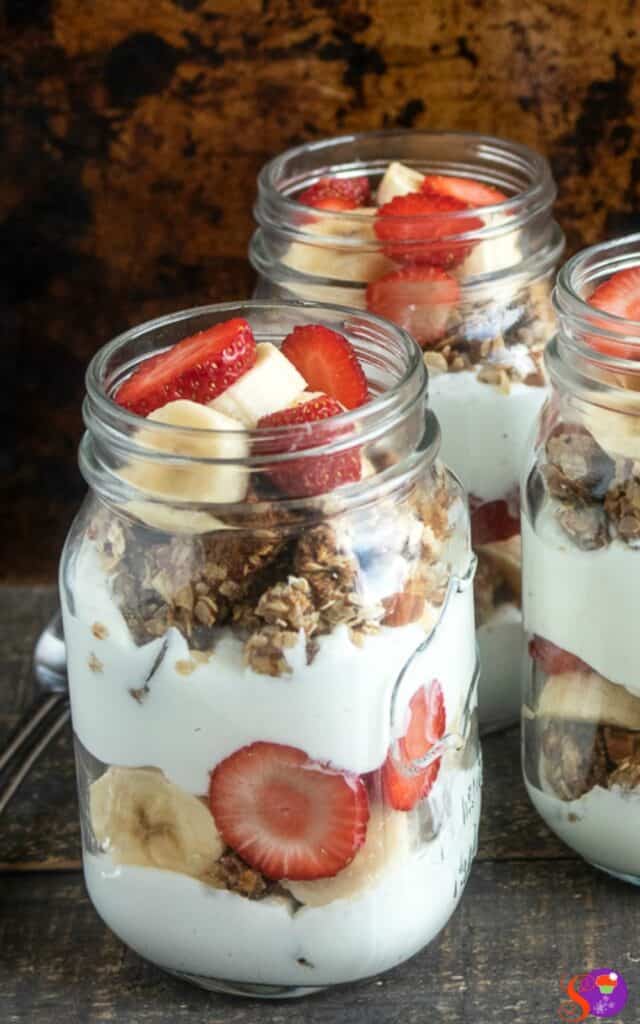 Strawberry Banana Parfait With Homemade Granola Recipe - Sweet And ...