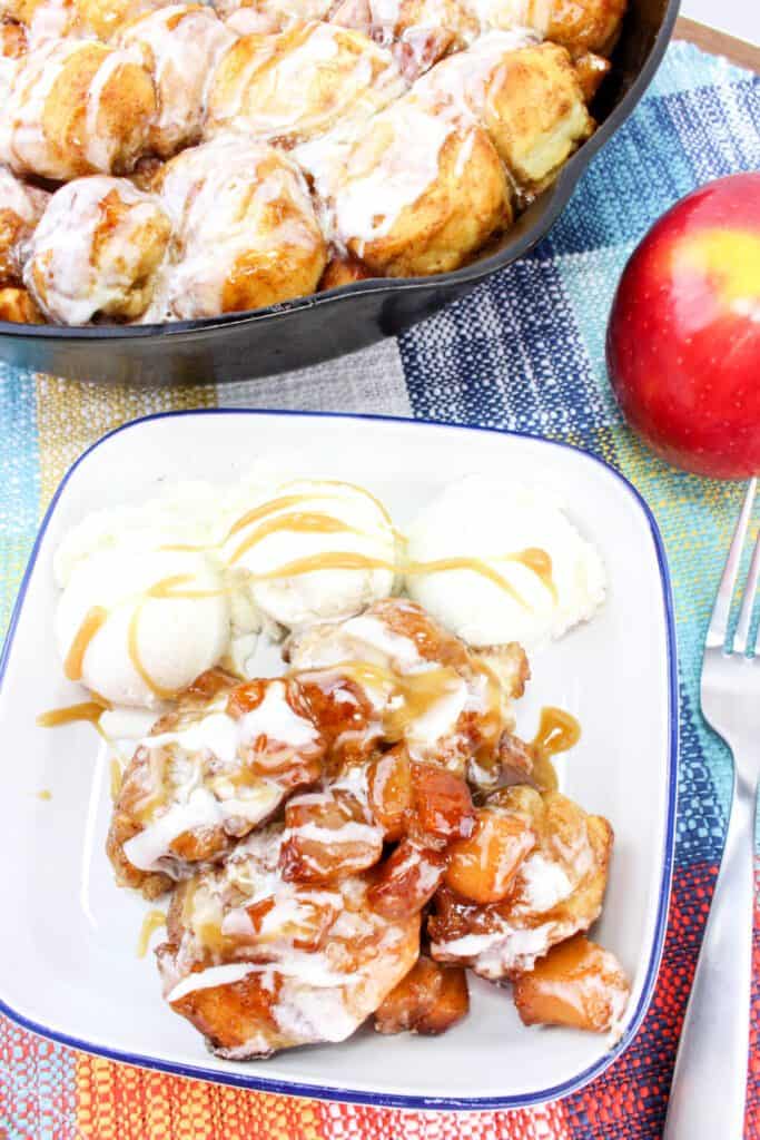 IRON SKILLET CARAMEL APPLE PULL APART BREAD 