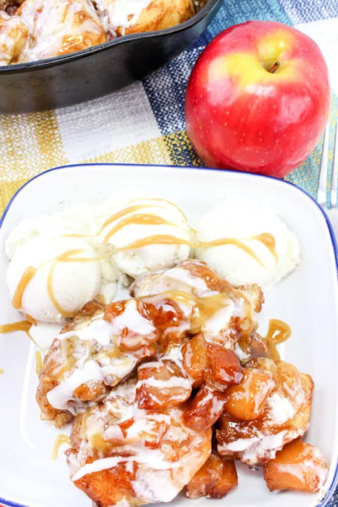 IRON SKILLET CARAMEL APPLE PULL APART BREAD 