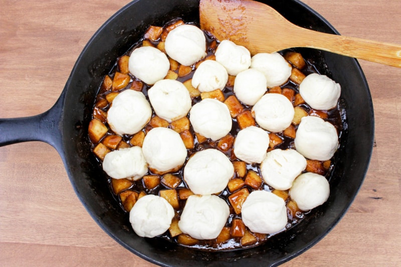 IRON SKILLET CARAMEL APPLE PULL APART BREAD 