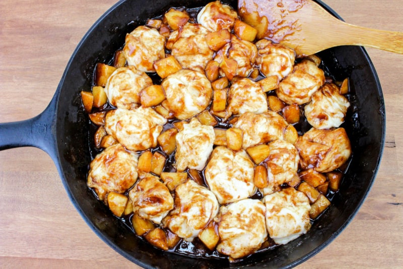 IRON SKILLET CARAMEL APPLE PULL APART BREAD 