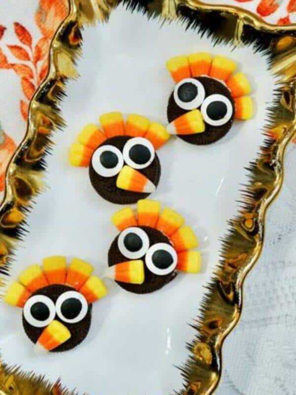 THANKSGIVING DELIGHTS: CREATE YOUR OWN TURKEY OREOS