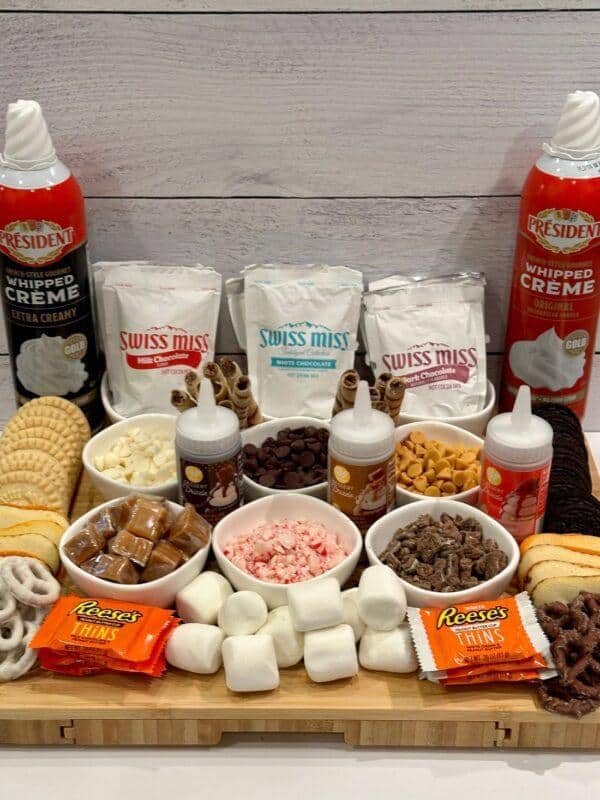 CRAFTING THE PERFECT HOT COCOA BOARD