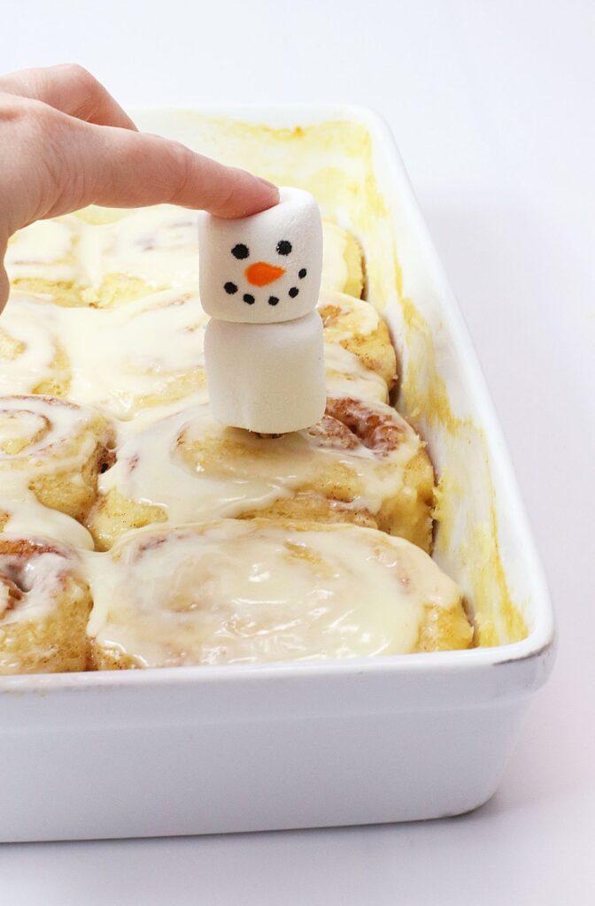 Snowman Cinnamon Rolls