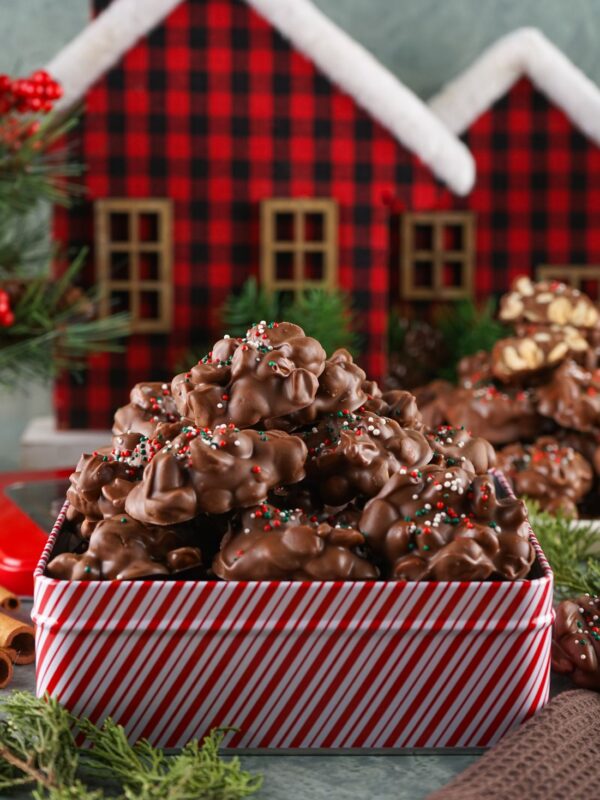 FESTIVE CROCKPOT CHRISTMAS CANDY