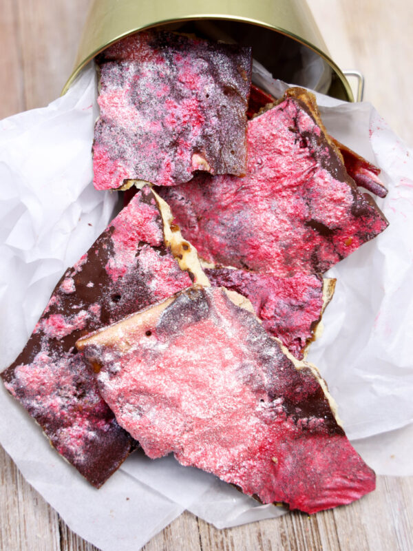 Glitter Valentine's Cracker Candy: A Sweet & Sparkly Treat