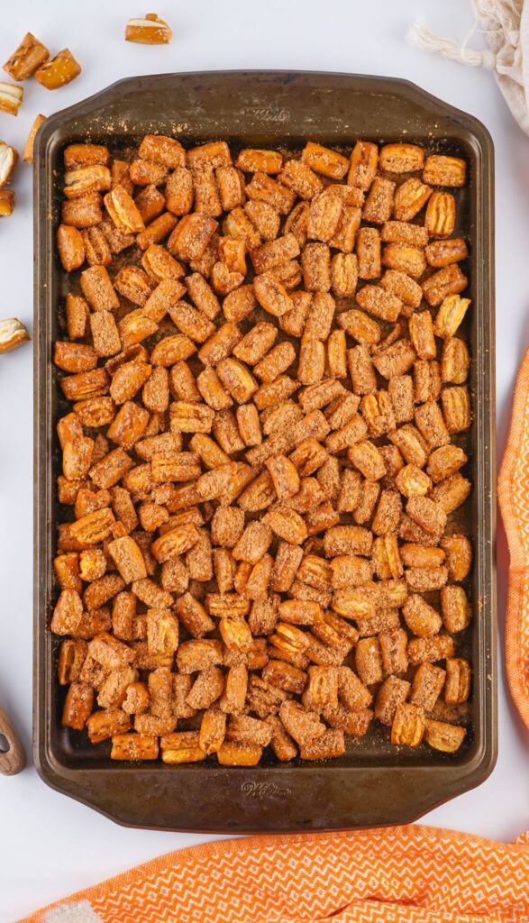 Tasty Taco Pretzel Bites 7 Tasty Taco Pretzel Bites Add Pretzels to Pan